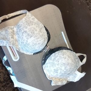 Lane Bryant Bra UPDATE FOUND STAIN, PRICE DROP